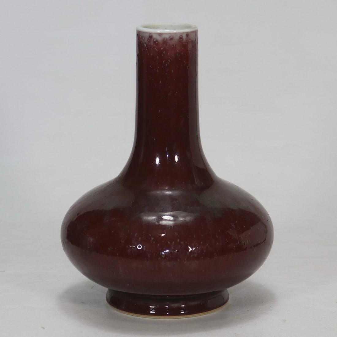 An Exquisite Flambe Glazed Vase: An Exquisite Flambe Glazed Vase Qing Dynasty, China Yongzheng Six-character Mark Size:8.3in美人醉釉荸荠瓶 中国清代