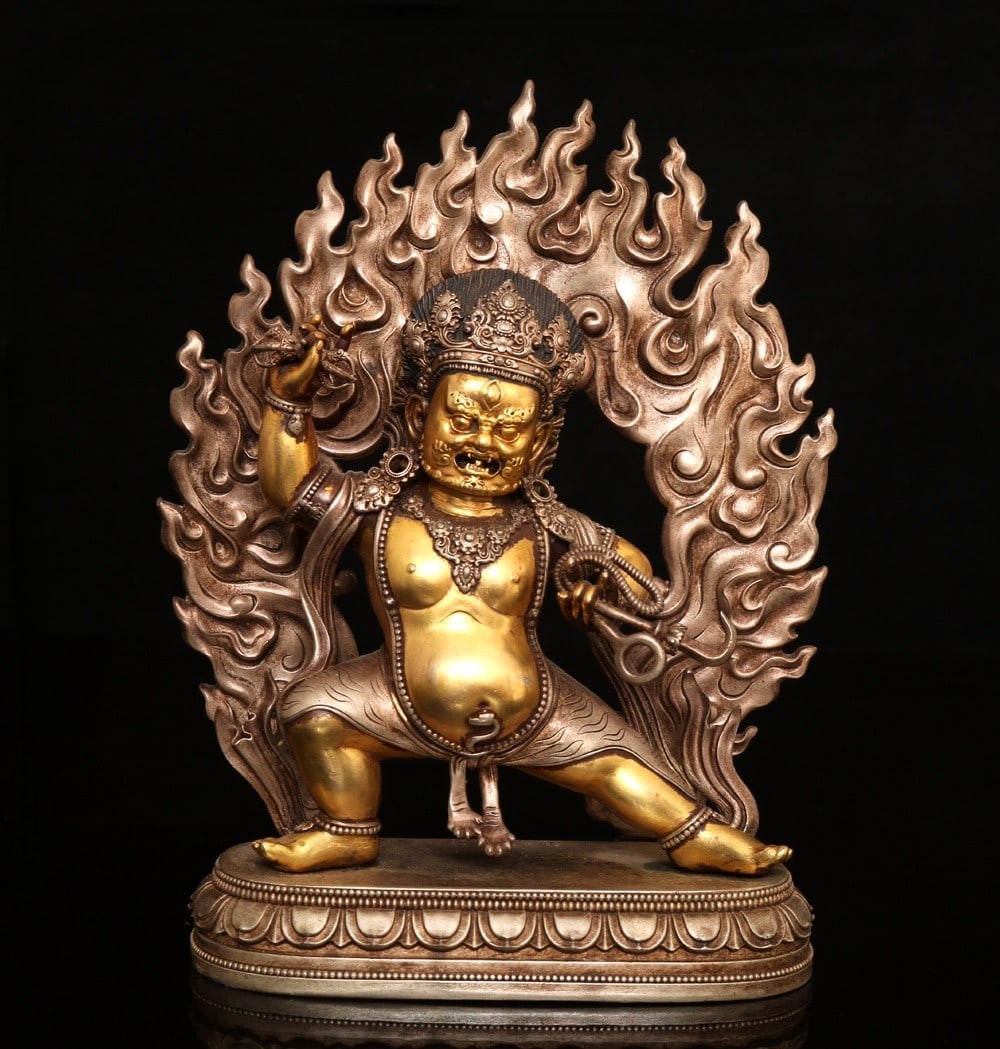 An Exquisite Gilt Bronze and Silver Statue of Vajra Ornament: An Exquisite Gilt Bronze and Silver Statue of Vajra Ornament Ming Dynasty, China Yongle Six-character Mark Size:6.5inx5.1in Weight:800g铜鎏金银金刚手摆&