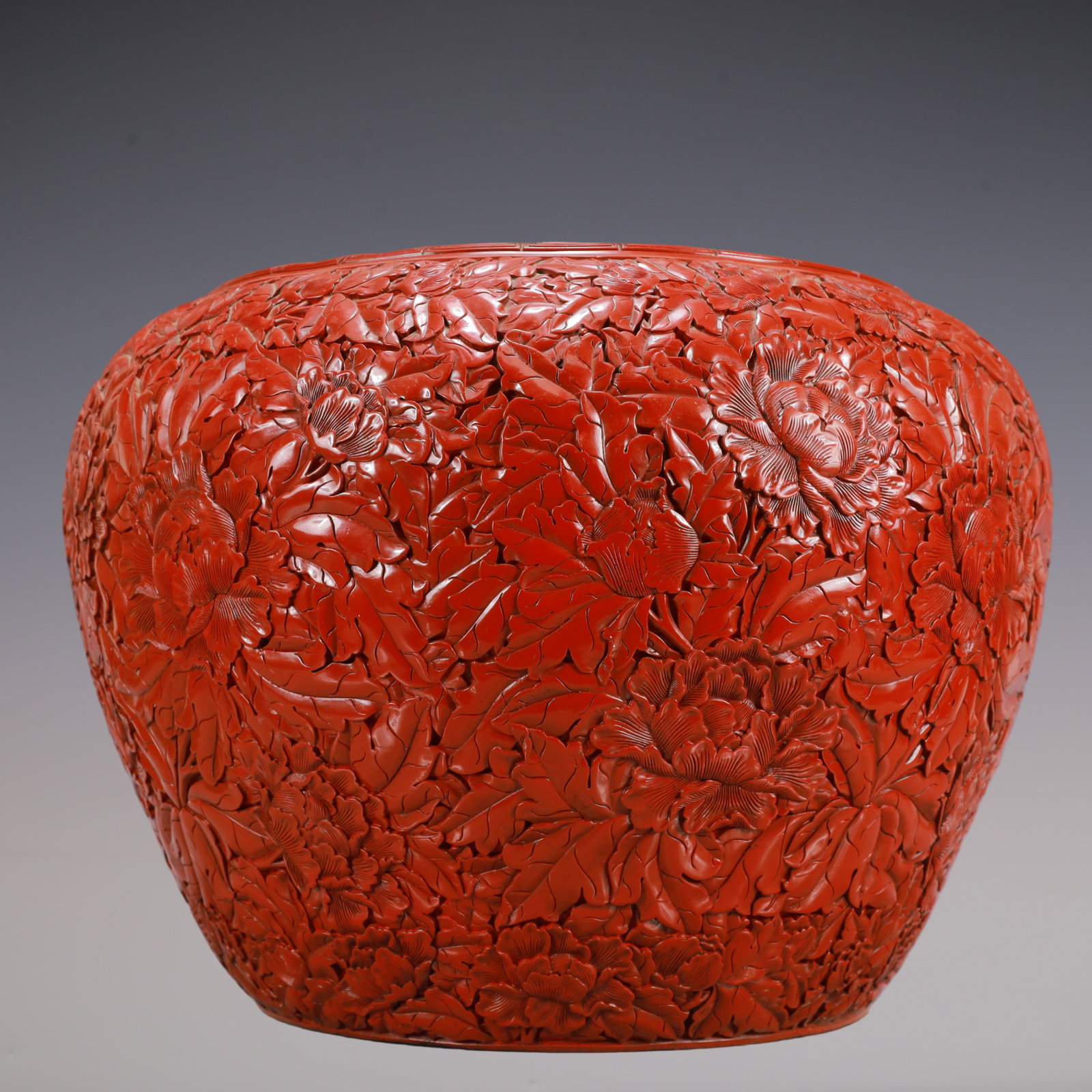 A Exquisite Carved Red Lacquer Flower Pattern Jar - 4
