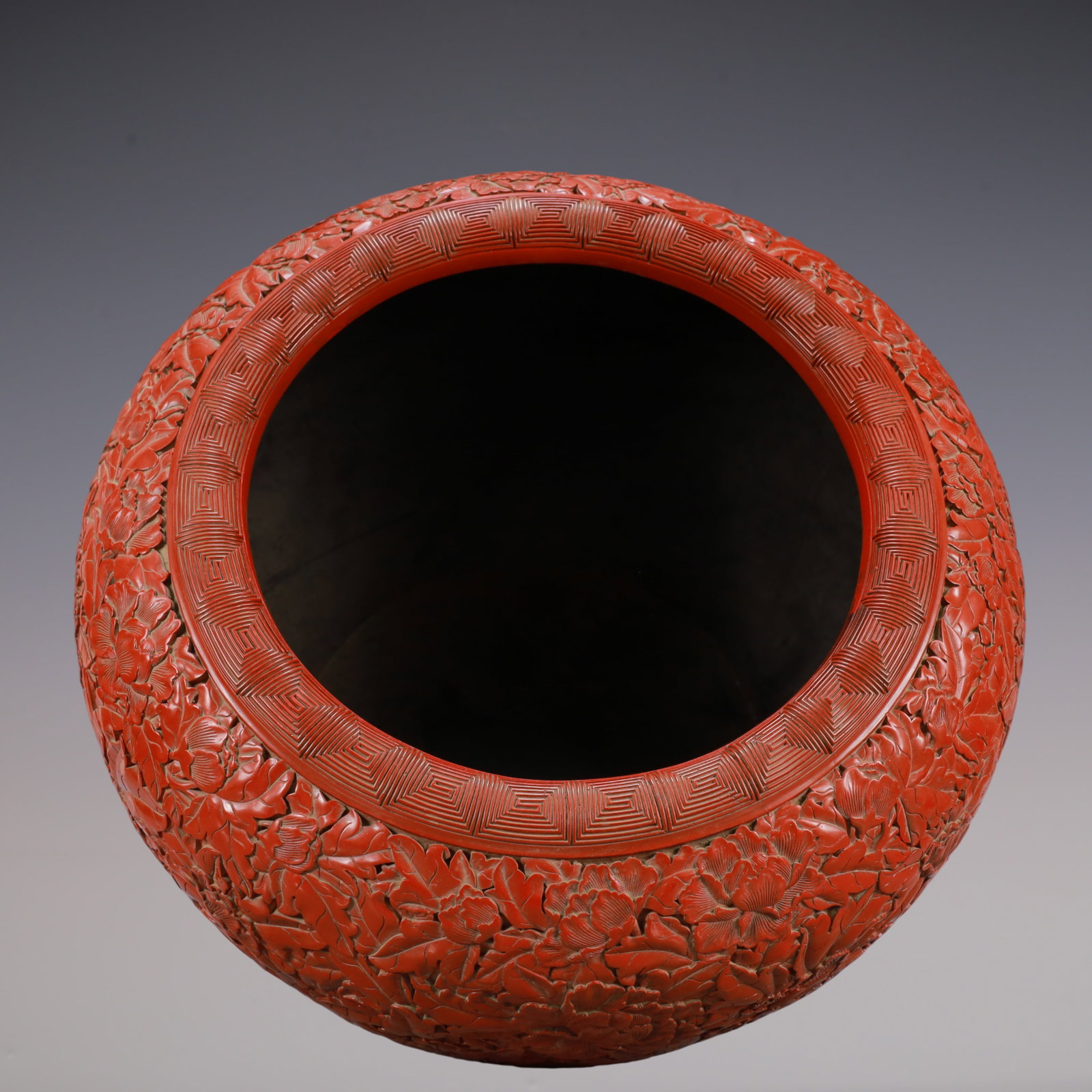 A Exquisite Carved Red Lacquer Flower Pattern Jar - 6