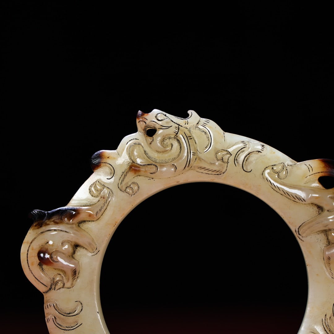 An Exquisite White Jade Dragon Pattern Pendant - 2