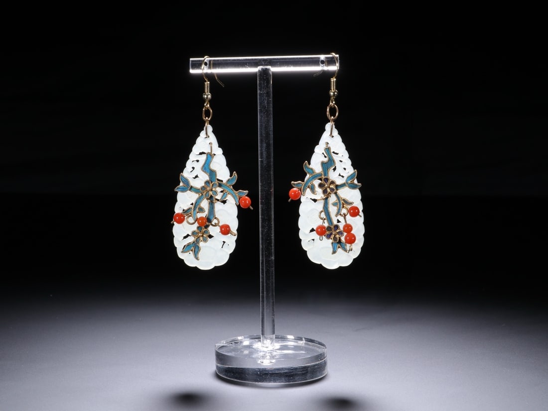 An Exquisite White Jade Inlaid Gilt Bronze Gems Earrings: An Exquisite White Jade Inlaid Gilt Bronze Gems Earrings Qing Dynasty, China Size:2.8inx0.9in白玉嵌铜鎏金百宝耳环