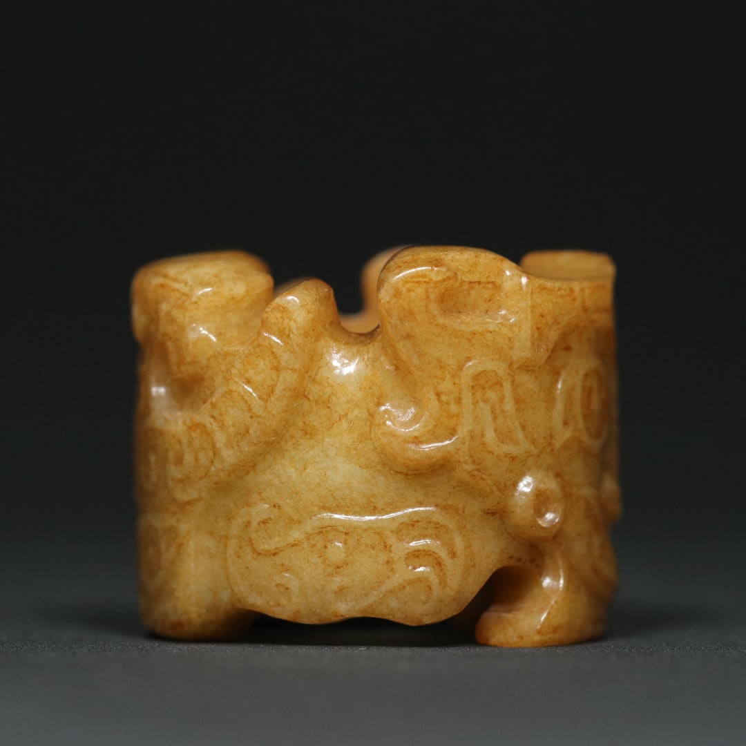 An Exquisite White Jade Beast-Face Pattern Ring - 4