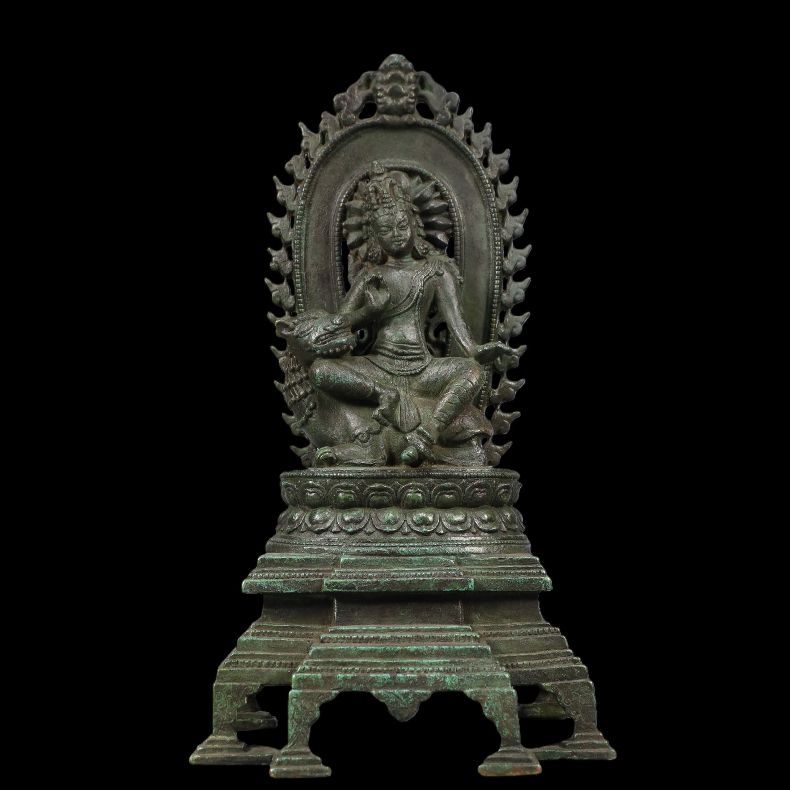 An Exquisite Coppery Statue of Samantabhadra: An Exquisite Coppery Statue of Samantabhadra Ming Dynasty, China Size:6.7inx5.1inx12.6in Weight:3500g铜普贤菩萨佛像 中国明代