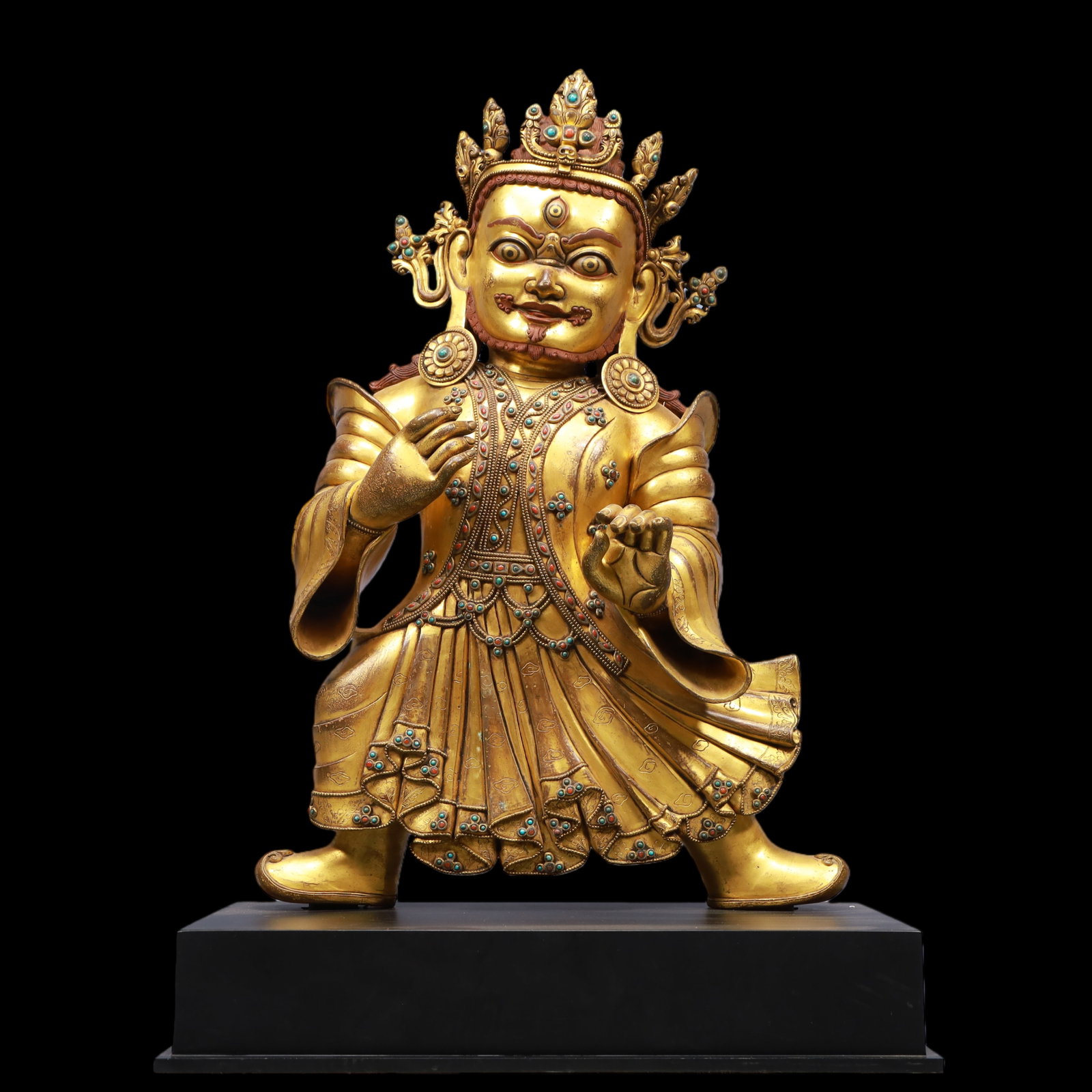 An Exquisite Gilt Bronze Inlaid Gems Statue of Mammon: An Exquisite Gilt Bronze Inlaid Gems Statue of Mammon Ming Dynasty, China Size:16.9inx7.9inx23.6in Weight:24400g铜鎏金嵌百宝财神佛像 中
