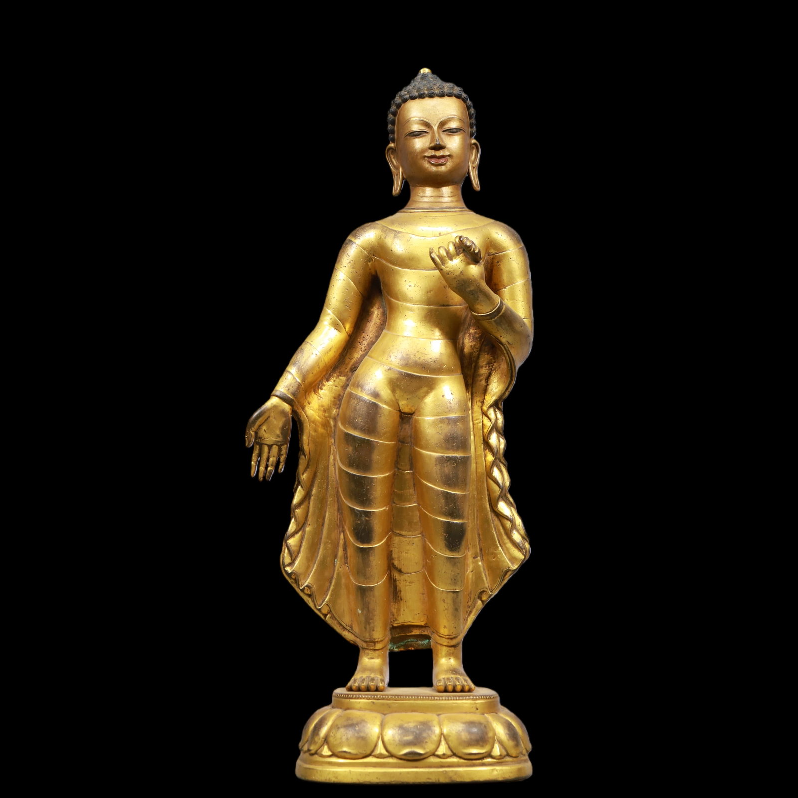 An Exquisite Gilt Bronze Statue of Sakyamuni: An Exquisite Gilt Bronze Statue of Sakyamuni Ming Dynasty, China Size:5.5inx4.7inx20.9in Weight:7150g铜鎏金如来佛像 中国明代 Size:14cm