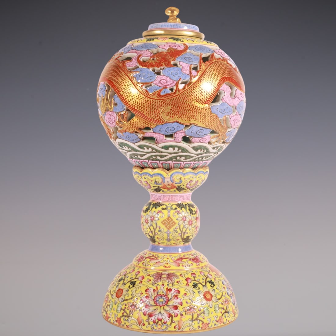 An Exquisite Enamel Lotus Pattern Dragon Pattern Seawater Pattern Hatstand - 4