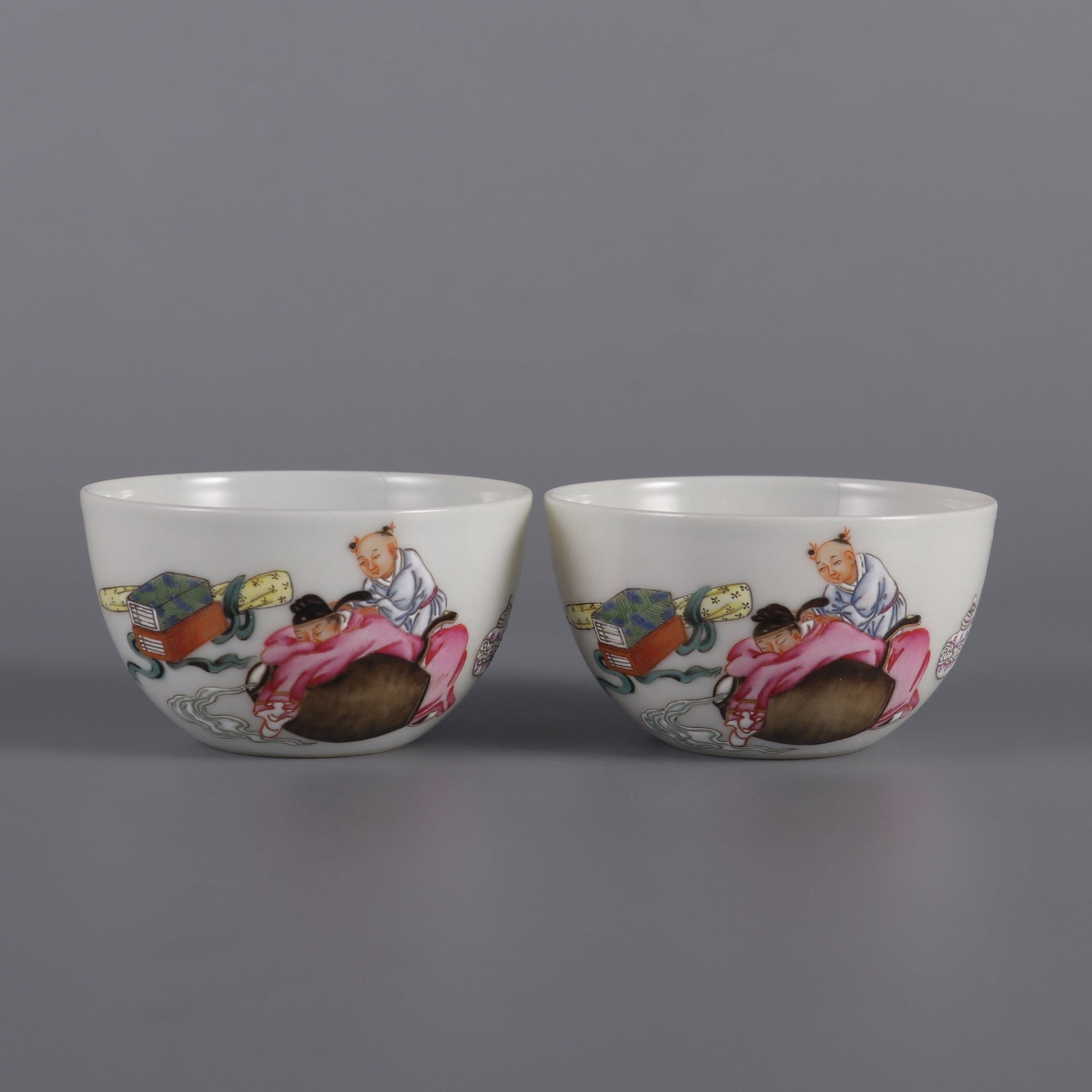 A Pair of Exquisite Famille-Rose Character and Story Pattern with poem Cup: A Pair of Exquisite Famille-Rose Character and Story Pattern with poem Cup Qing Dynasty, China Yongzheng Six-character Mark Size:1.6inx2.5in粉彩李白醉酒杯