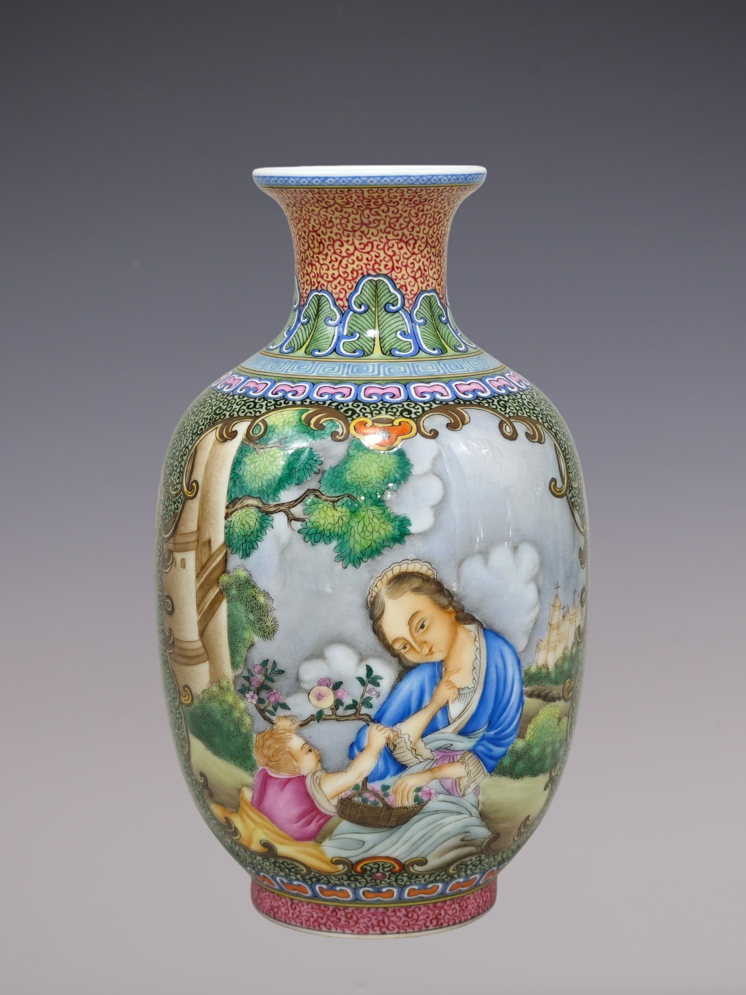 An Exquisite Enamel Character and Story Pattern Vase: An Exquisite Enamel Character and Story Pattern Vase Qing Dynasty, China Qianlong Four-character Mark Size:7.5inx4.7in珐琅彩西洋人物冬瓜瓶 &