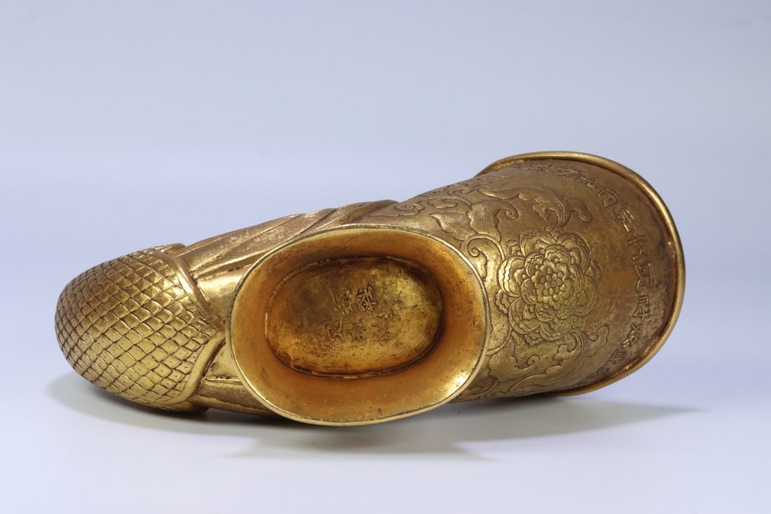 An Exquisite Gilt Bronze Phoenix Pattern Ewer - 6