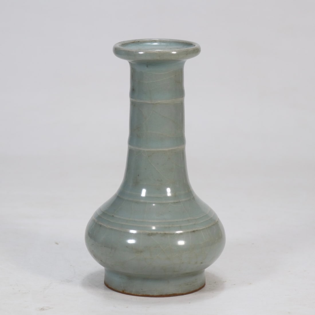 An Exquisite Longquan yao Celadon Glazed Vase: An Exquisite Longquan yao Celadon Glazed Vase Song Dynasty, China Size:6in龙泉青釉弦纹瓶 中国宋代 Size:15.2cm