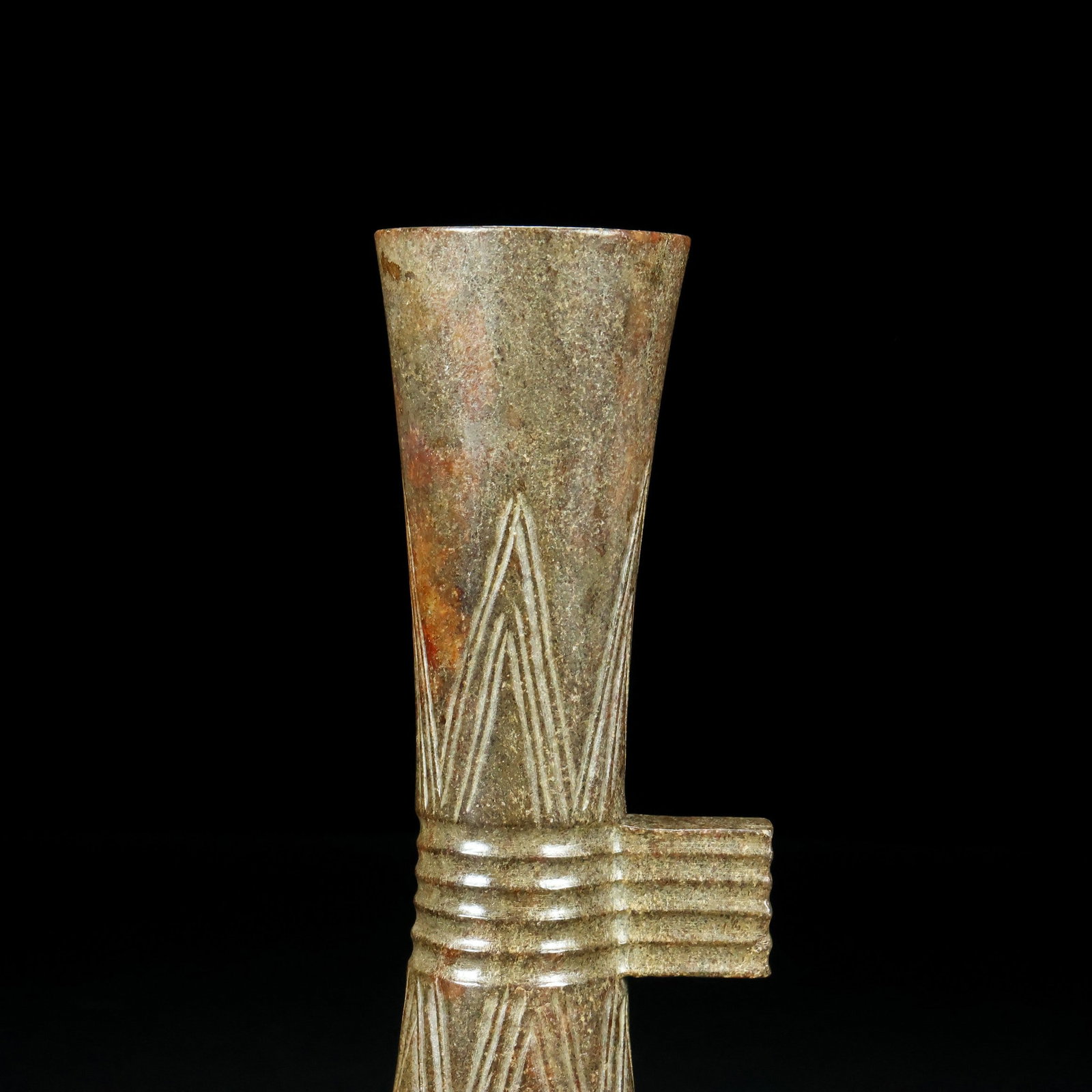 An Exquisite White Jade Vase - 4
