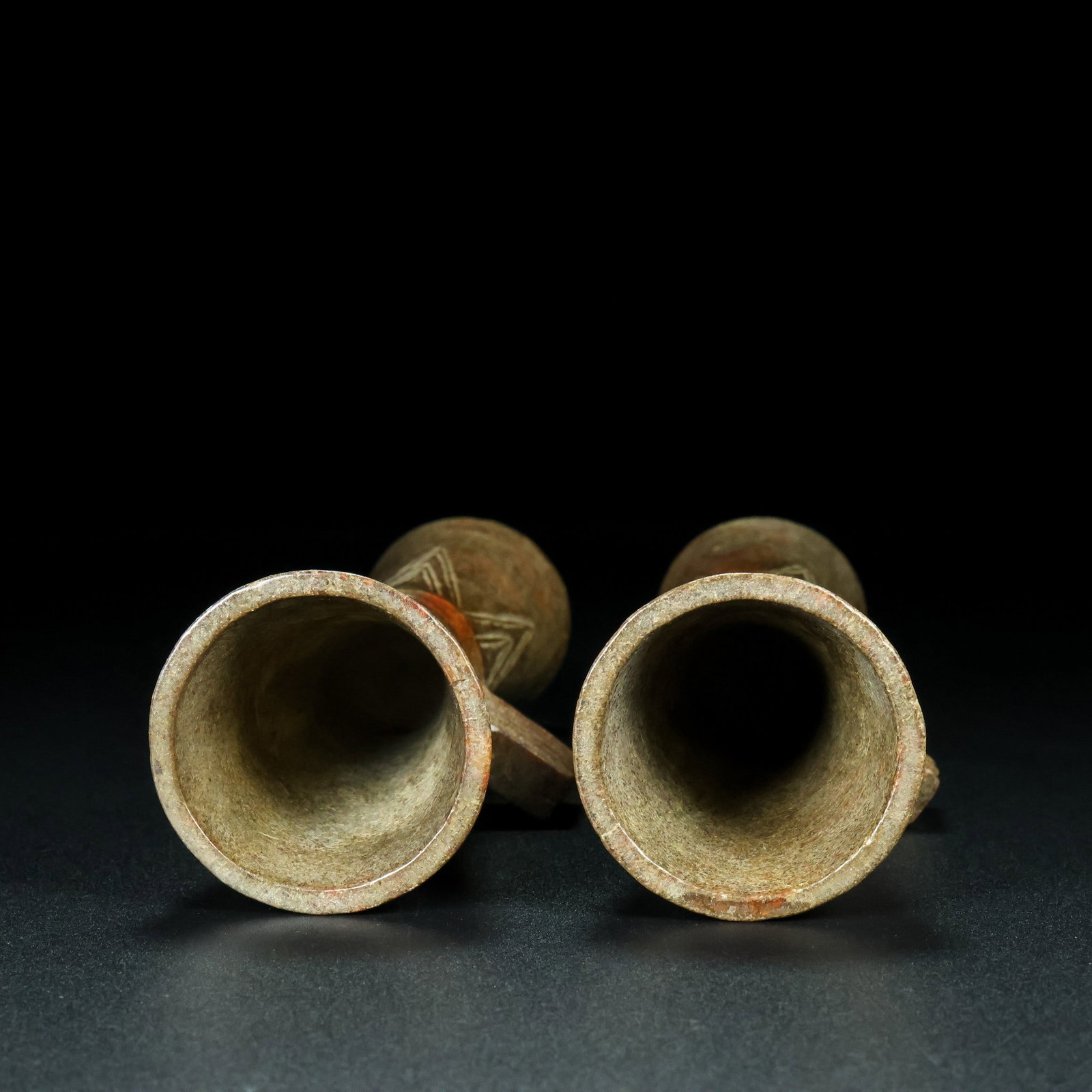 An Exquisite White Jade Vase - 8