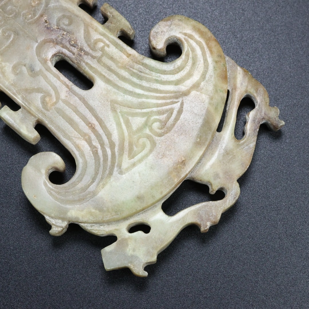 An Exquisite White Jade Dragon Pattern Ornament - 8