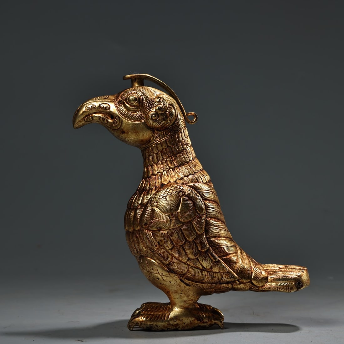 An Exquisite Gilt Bronze Bird Ornament (1 of 9)