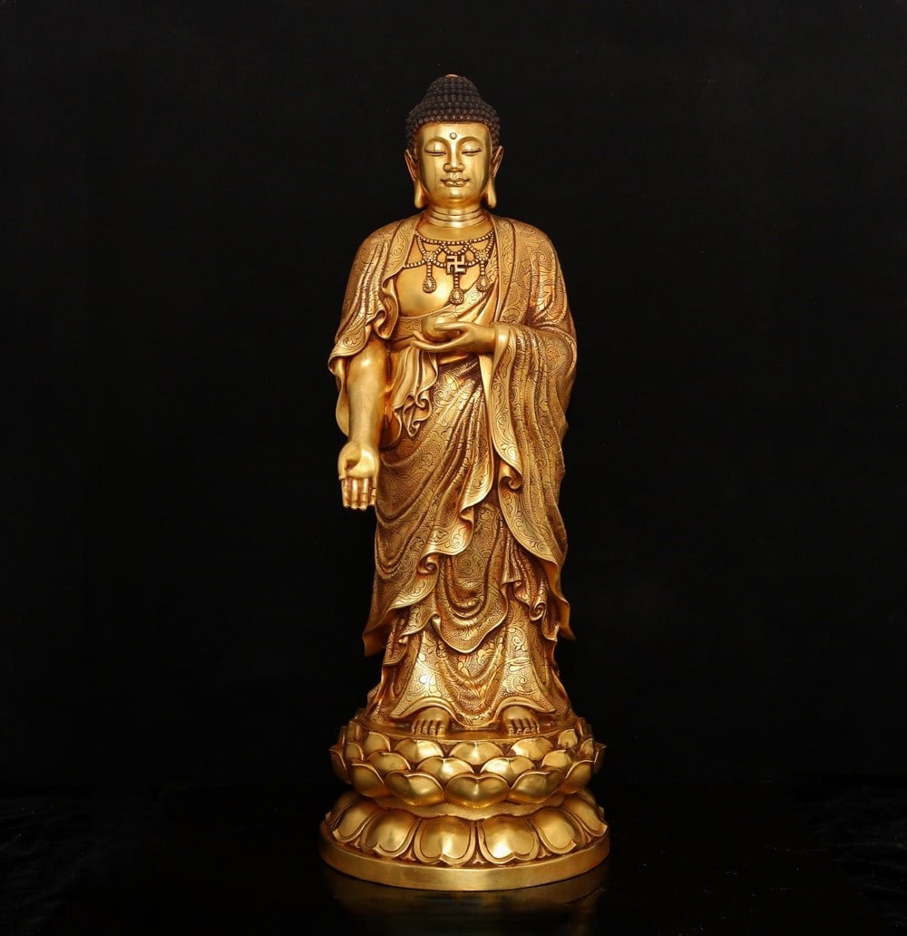 An Exquisite Gilt Bronze Statue of Sakyamuni Ornament: An Exquisite Gilt Bronze Statue of Sakyamuni Ornament Ming Dynasty, China Yongle Six-character Mark Size:26inx9.4in Weight:15500g铜鎏金释迦摩尼佛像