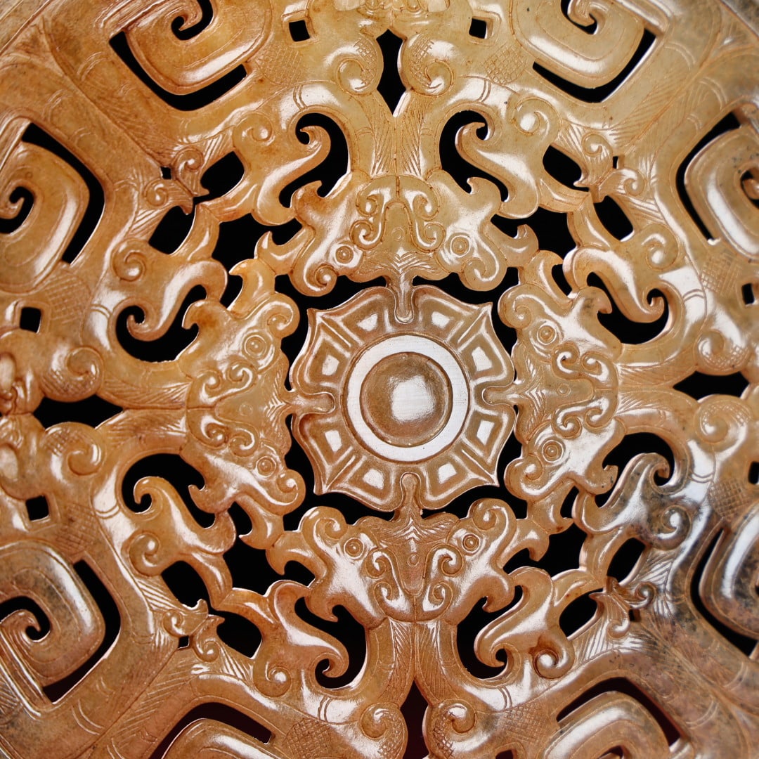 An Exquisite White Jade Dragon Pattern Ornament - 4