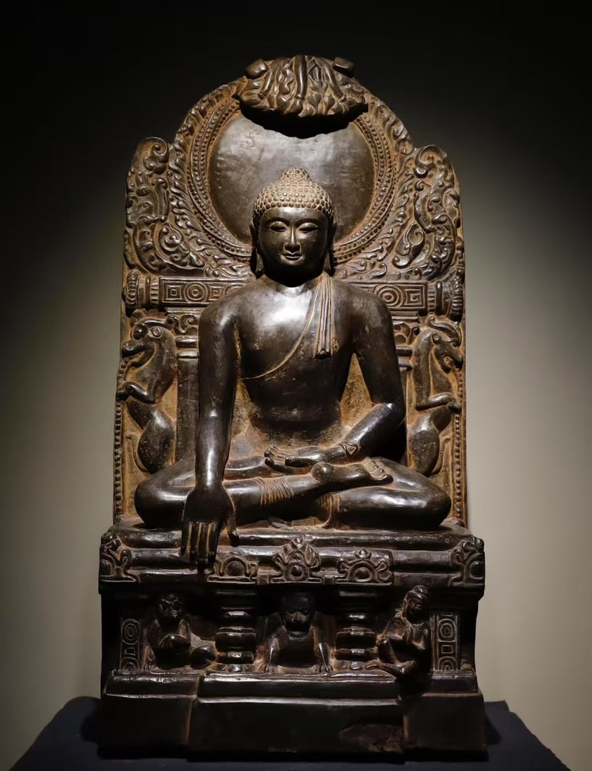 A Exquisite Limestone Grandhara Ornament: A Exquisite Limestone Grandhara Ornament Ancient Time, China Size:40.2inx21.3inx11in青石犍陀罗佛像 远古时期 Size:102cmx54cmx28cm