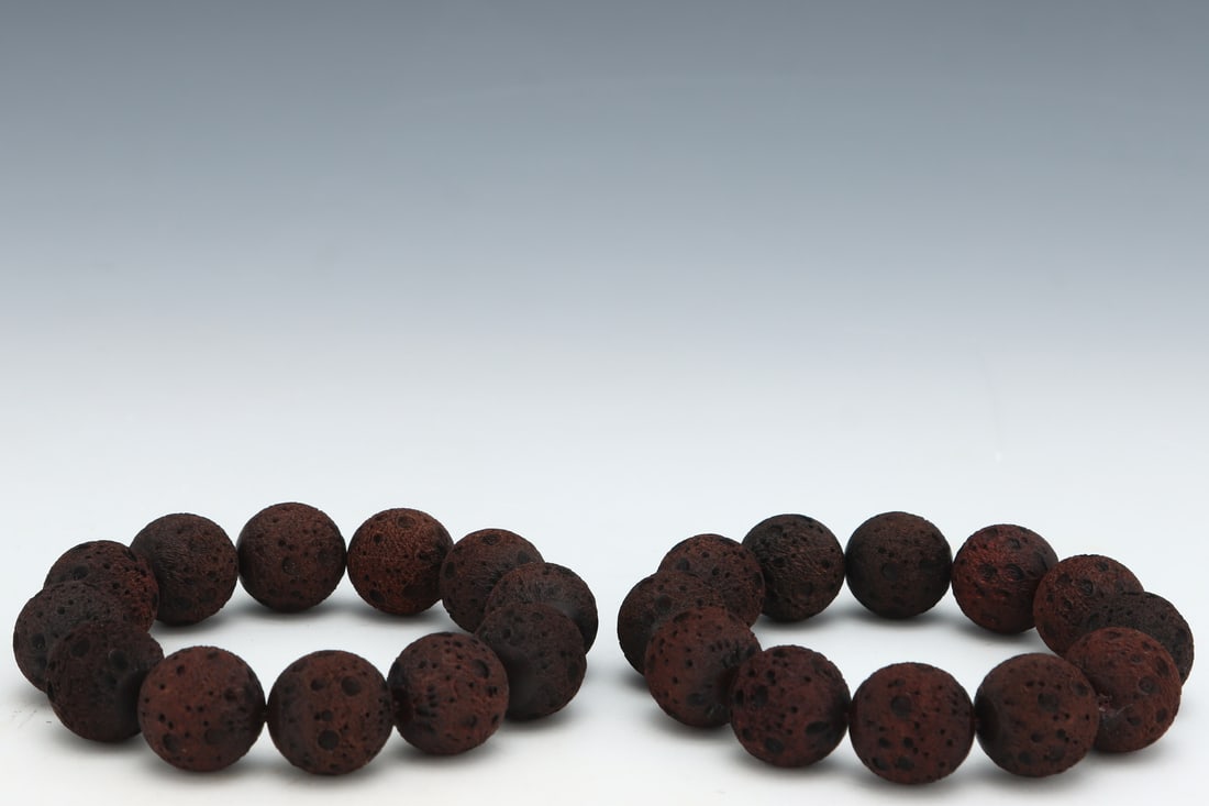 An Exquisite Eaglewood Bracelets - 3