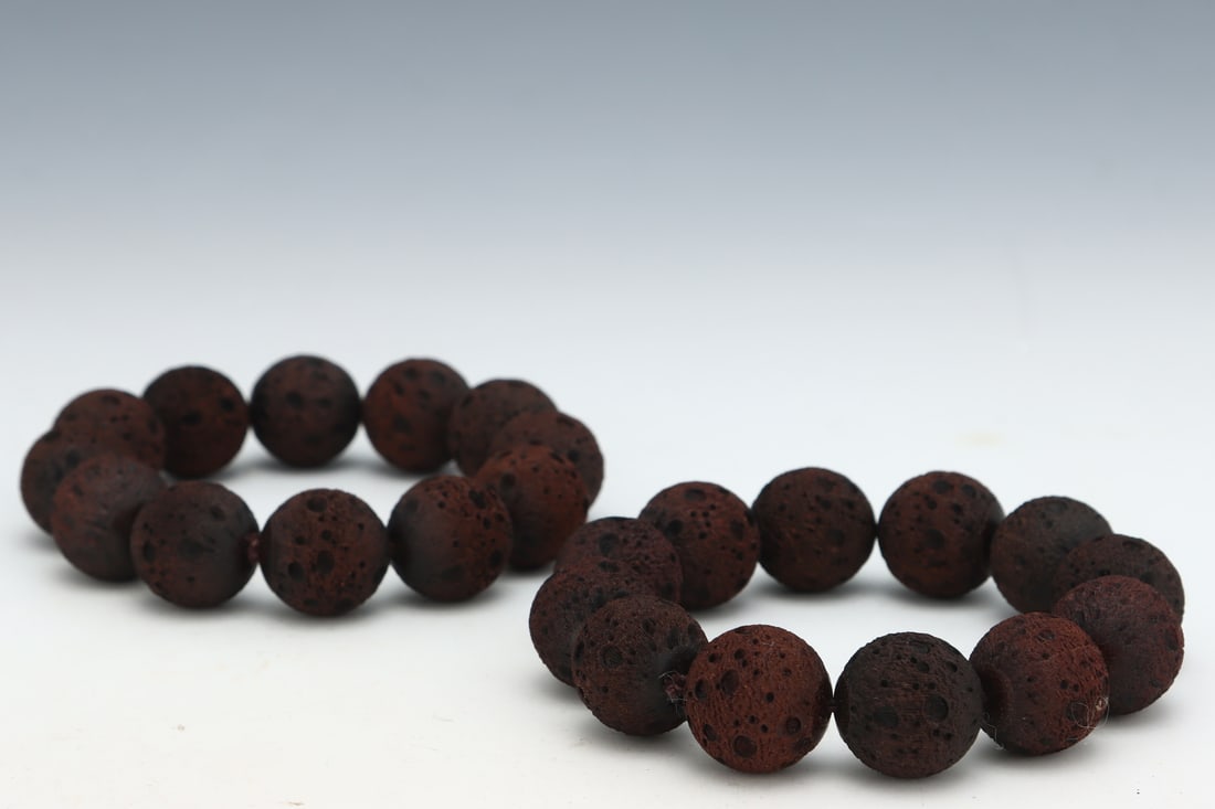An Exquisite Eaglewood Bracelets - 4