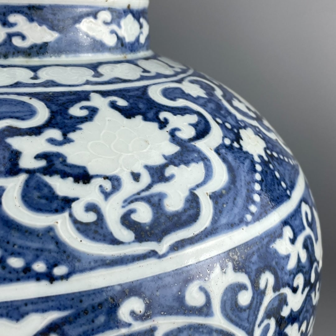 Blue Ground Flower Pattern Jar - 6