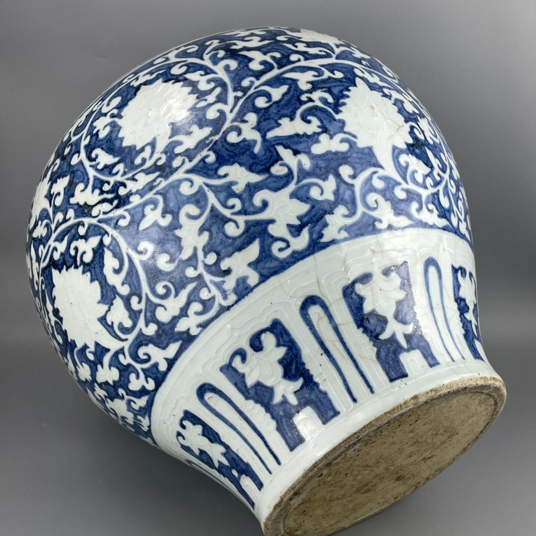 Blue Ground Flower Pattern Jar - 7