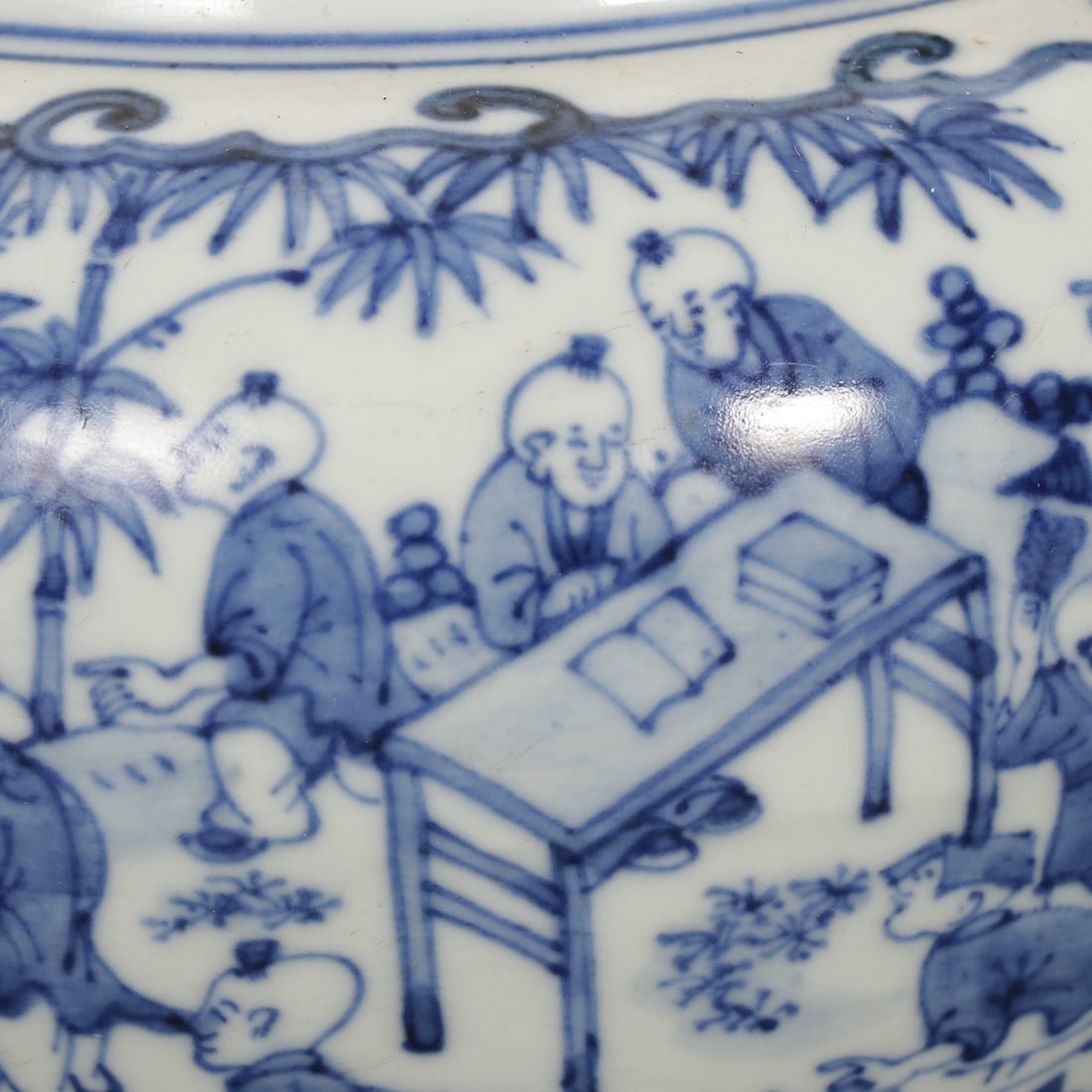 A Exquisite Blue and White Figures Pattern Jar - 7