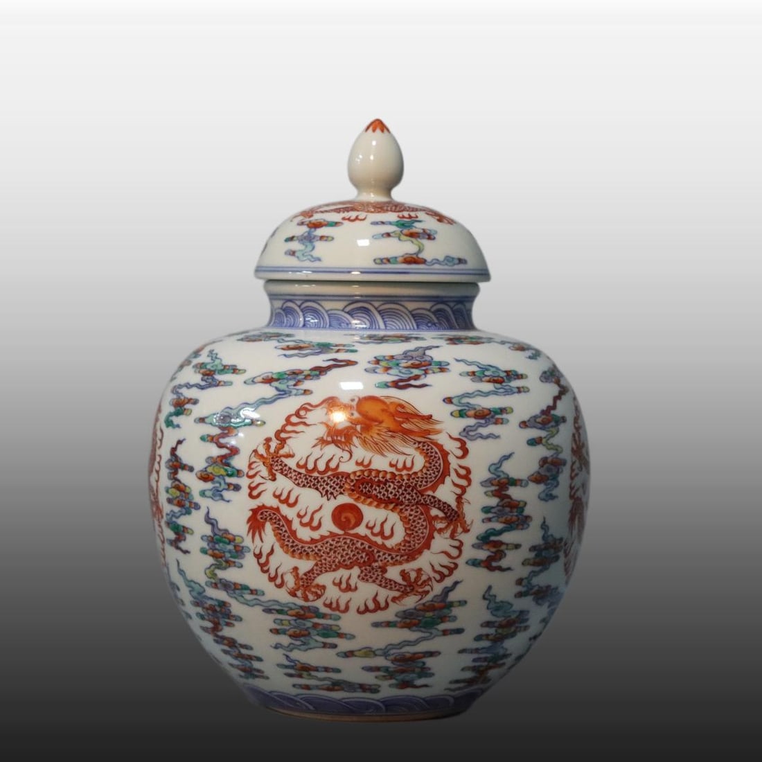 A Exquisite Doucai Dragon Pattern Jar - 2