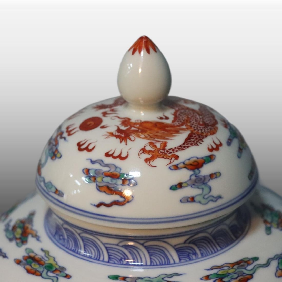A Exquisite Doucai Dragon Pattern Jar - 4
