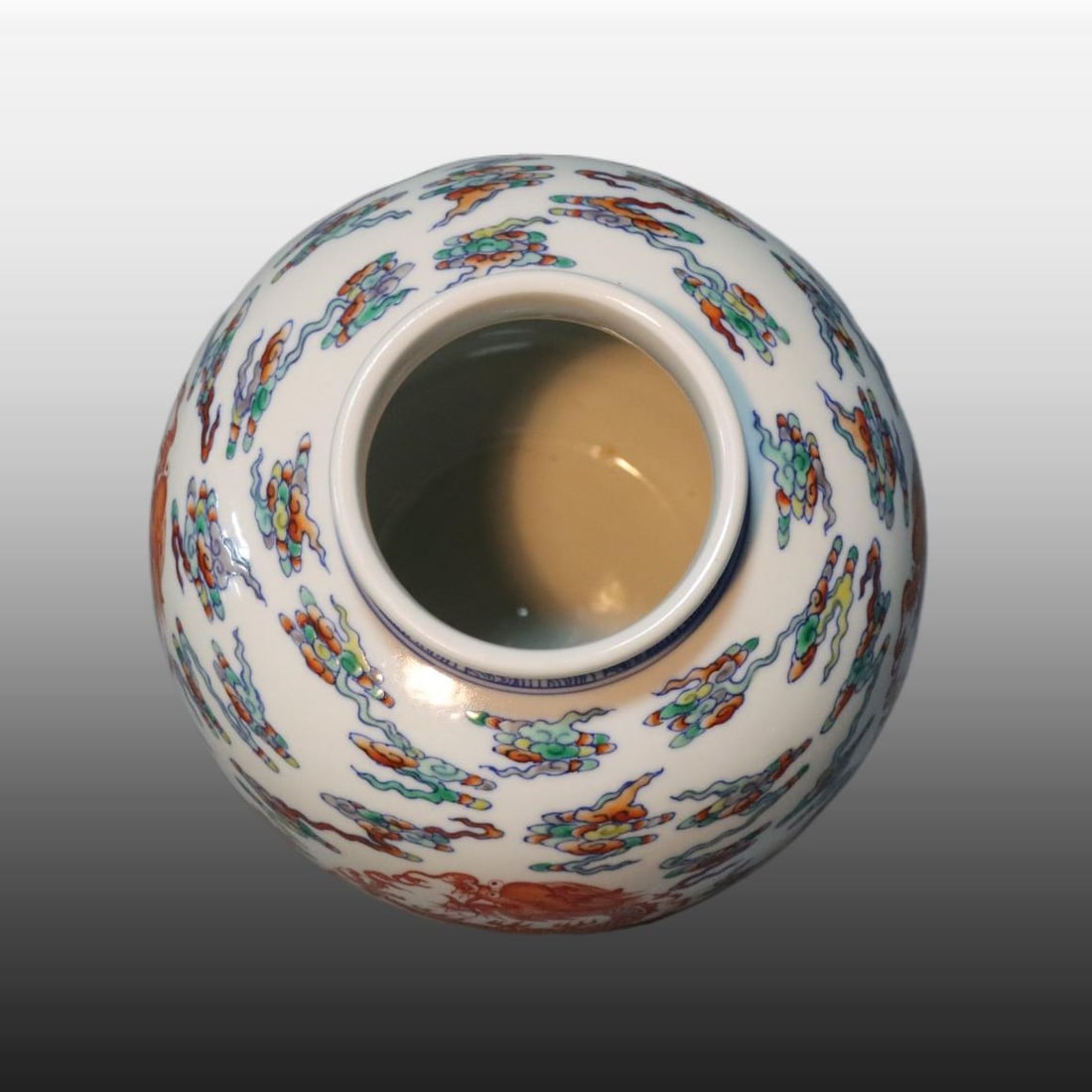 A Exquisite Doucai Dragon Pattern Jar - 8
