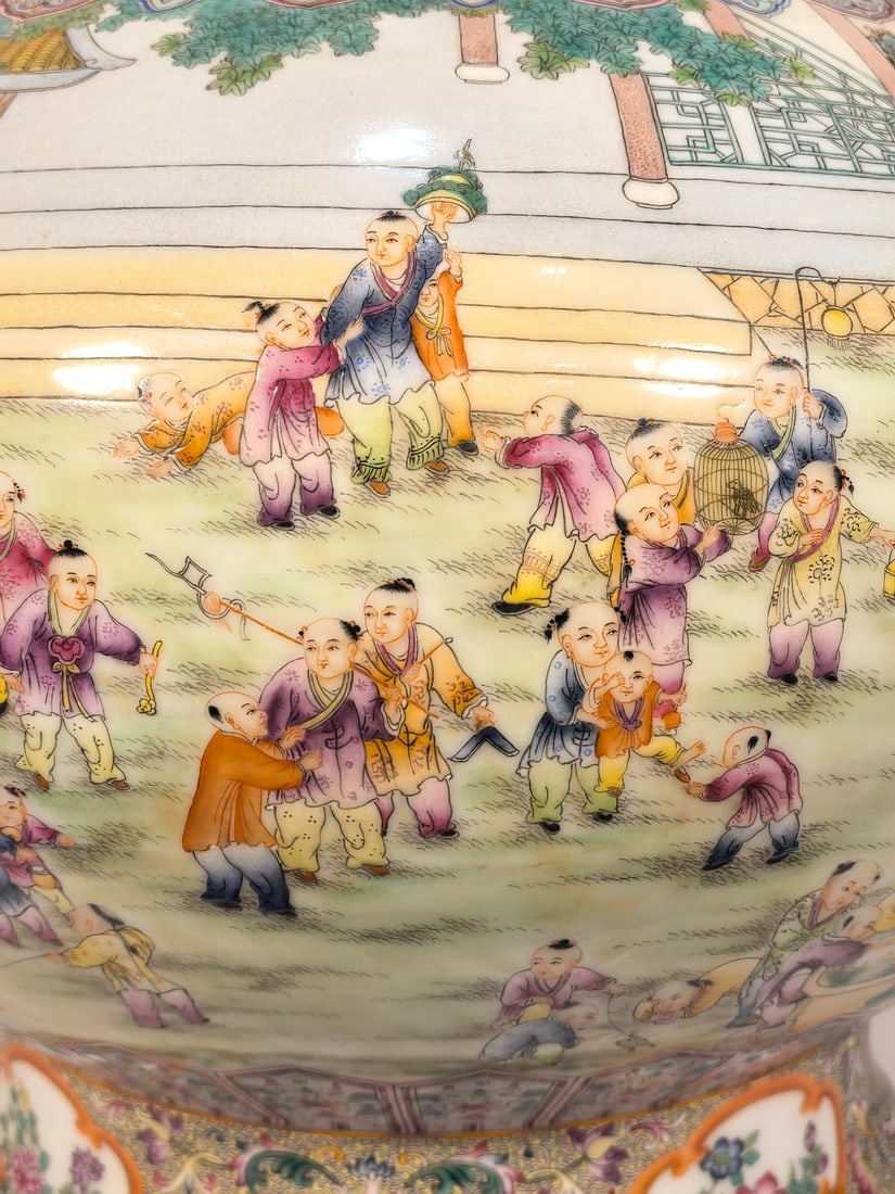 A Exquisite Enamel Figures Pattern Elephant-Ears Vase - 2