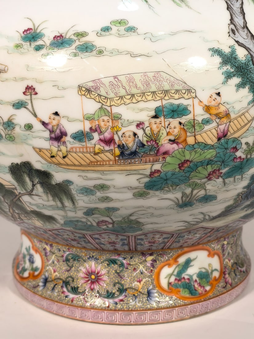 A Exquisite Enamel Figures Pattern Elephant-Ears Vase - 3