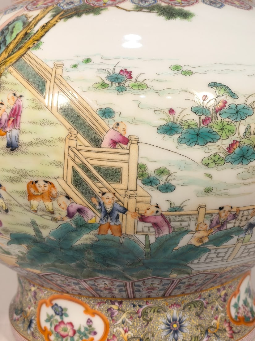 A Exquisite Enamel Figures Pattern Elephant-Ears Vase - 6