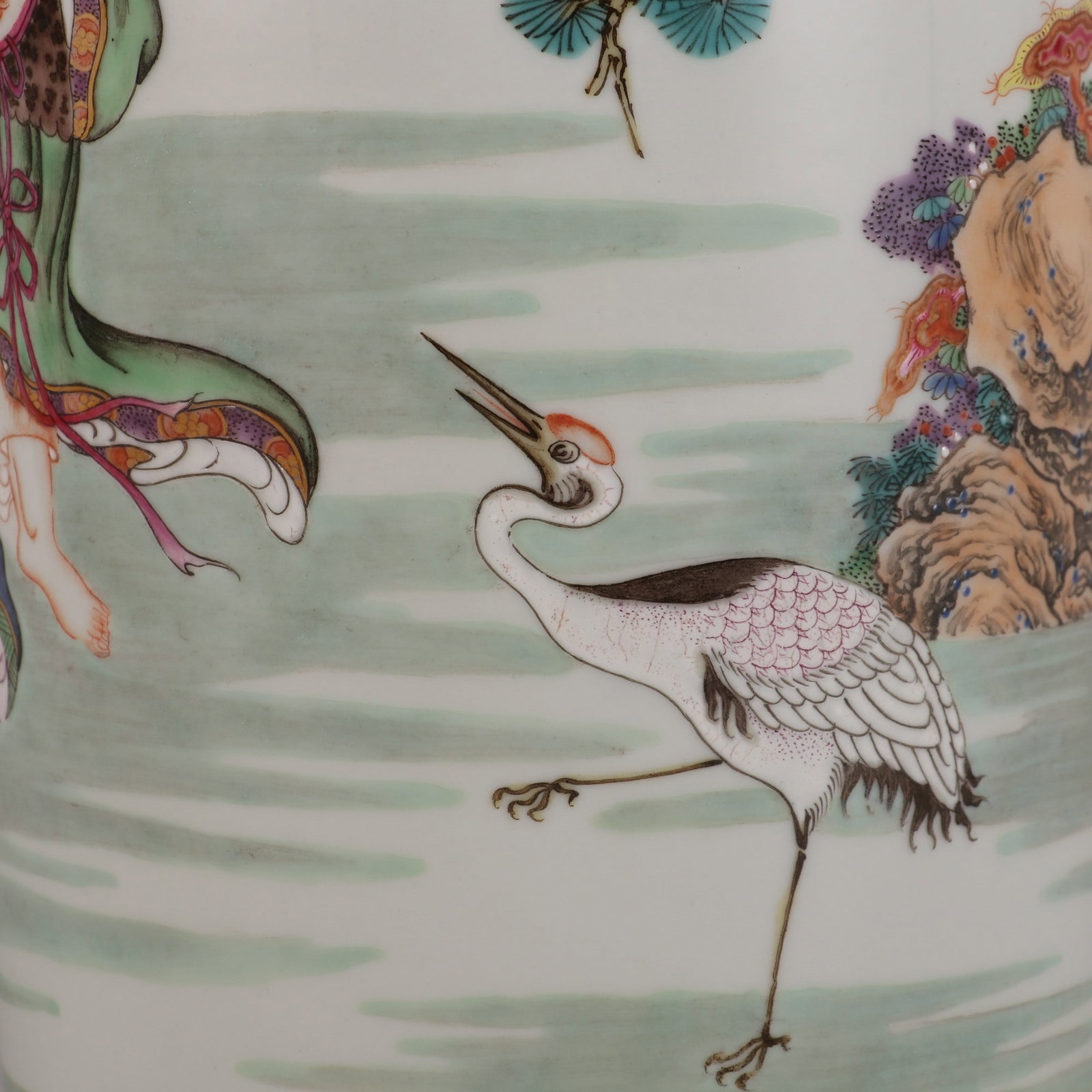 A Exquisite Famille-Rose Figures Pattern Vase - 7