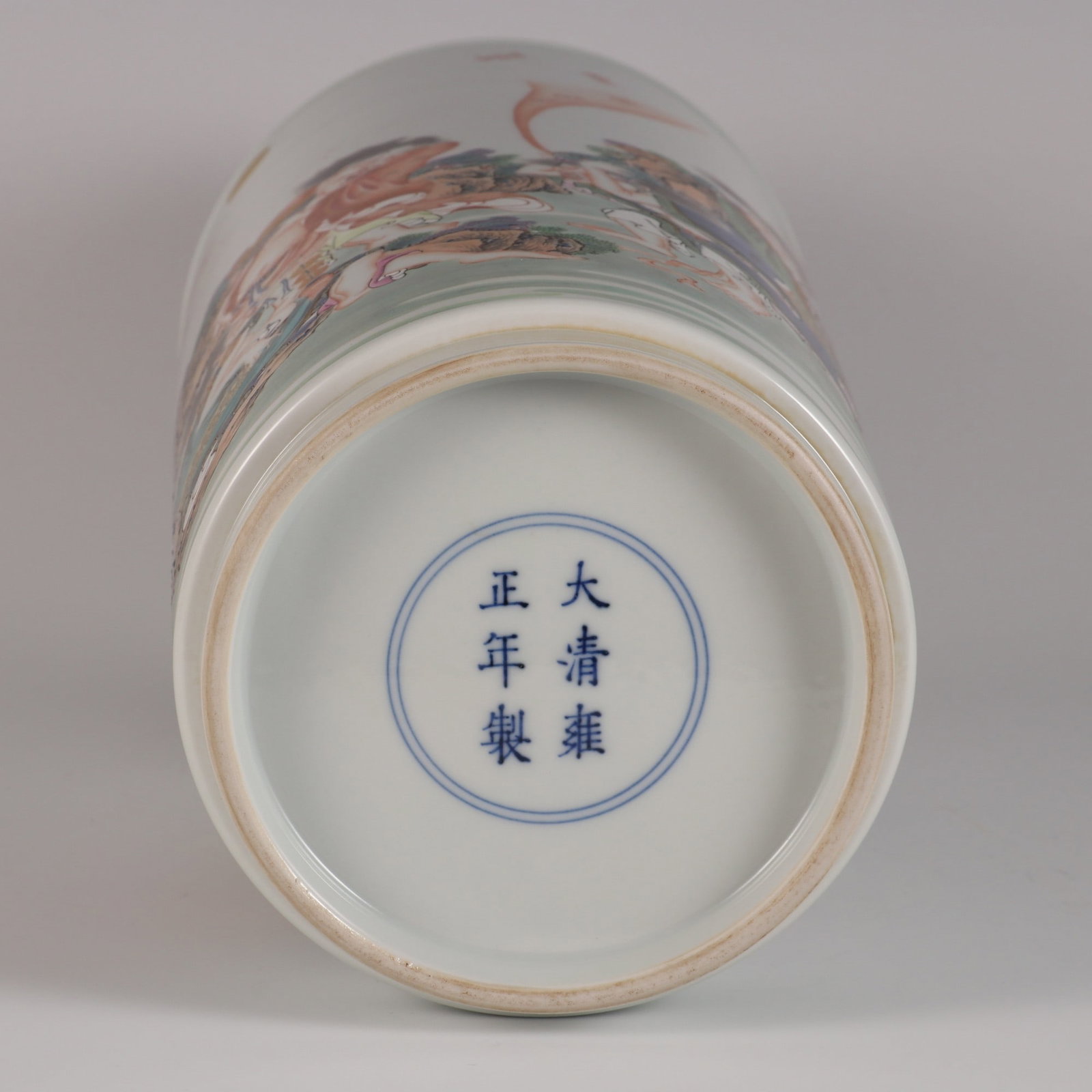 A Exquisite Famille-Rose Figures Pattern Vase - 9