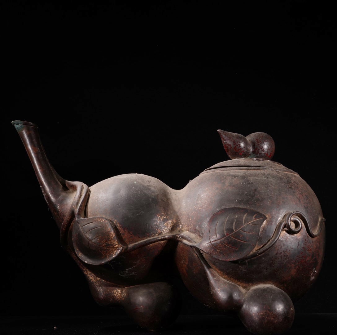 A Exquisite Red Copper Gourd Incense Burner: A Exquisite Red Copper Gourd Incense Burner,Qing Dynasty, China,Qianlong Six-character Mark,Size:12.6inx18.9in,Weight:13915g 紫铜葫芦香炉,中国清&#