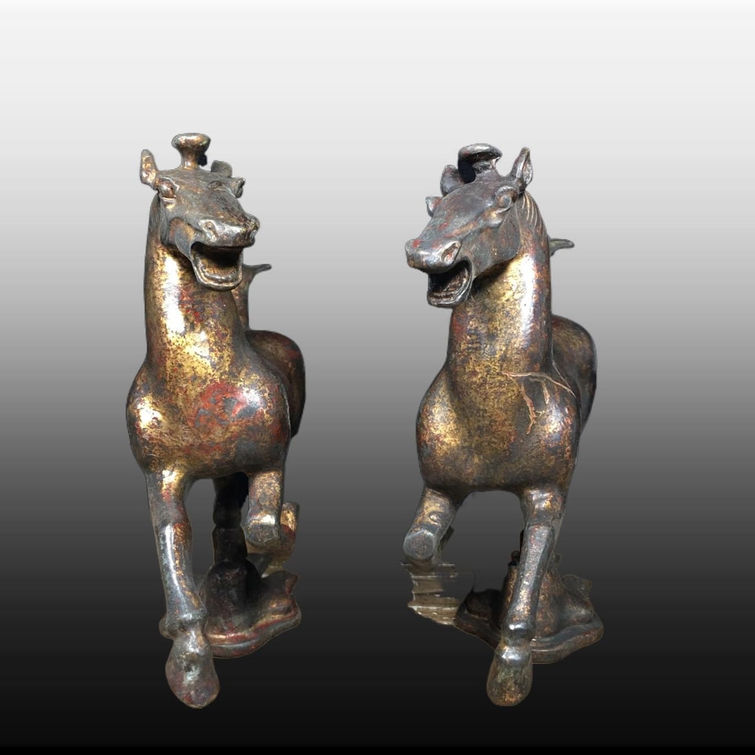 A pair of Exquisite Copper Horse Ornaments: A pair of Exquisite Copper Horse Ornaments,Ming Dynasty, China,Size:7.7inx1.8in,Weight:1360g 一对铜马摆件,中国明代
