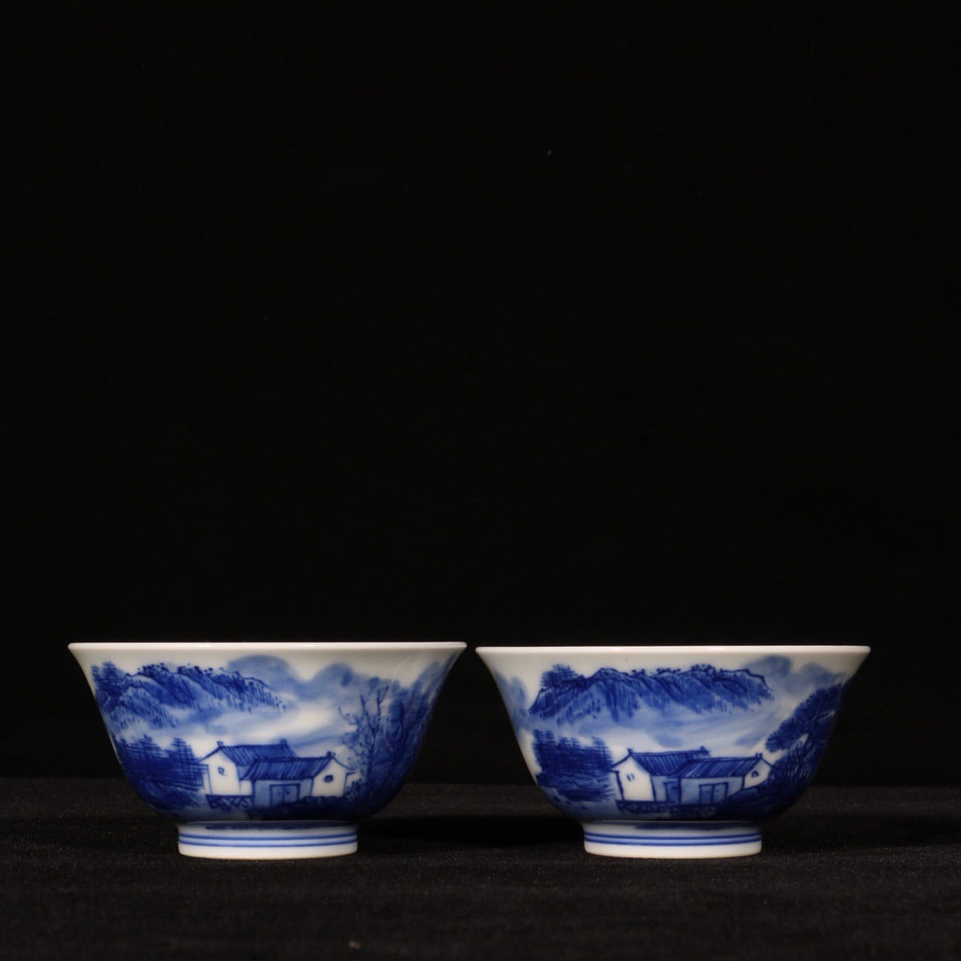 A pair of Exquisite Blue and White Landscape Pattern Cup: A pair of Exquisite Blue and White Landscape Pattern Cup,Qing Dynasty, China,Yongzheng Six-character Mark,Size:1.5inx3in 一对青花山水纹杯,中ࢲ