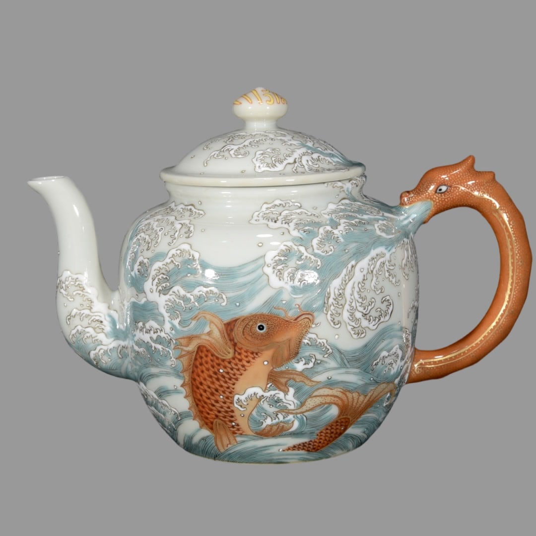 A Exquisite Iron-Red Painted Gold Fish and Lotus Pattern Ewer: A Exquisite Iron-Red Painted Gold Fish and Lotus Pattern Ewer,Qing Dynasty, China,Qianlong Six-character Mark,Size:9.8inx5.9in 矾红描金鱼藻纹壶,中