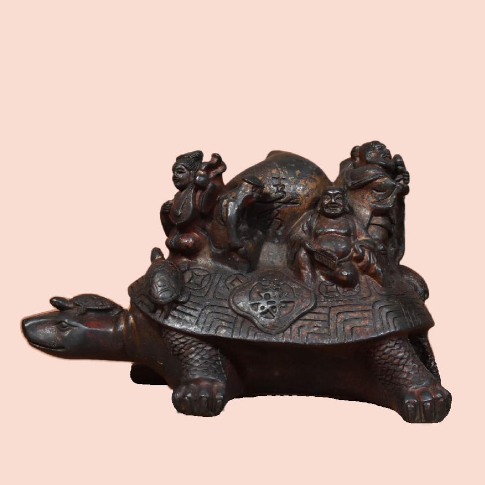 A Exquisite Coppery Tortoise Ornament: A Exquisite Coppery Tortoise Ornament,Ming Dynasty, China,Size:6.3inx9.4in,Weight:1900g 铜制龟摆件,中国明代