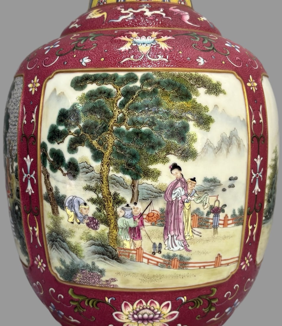 A Exquisite Ruby Red-Ground Figures Pattern Vase - 3