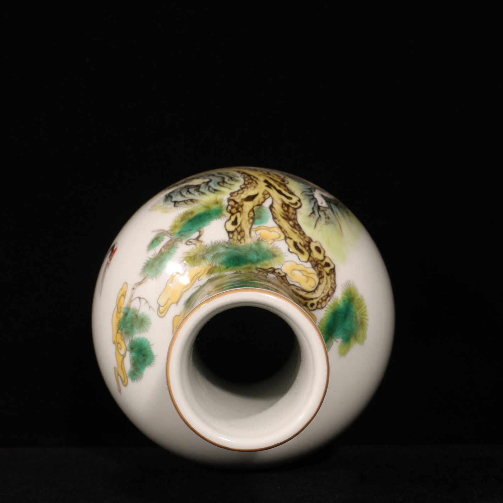 A Exquisite Enamel Pine and Crane Pattern Vase - 7