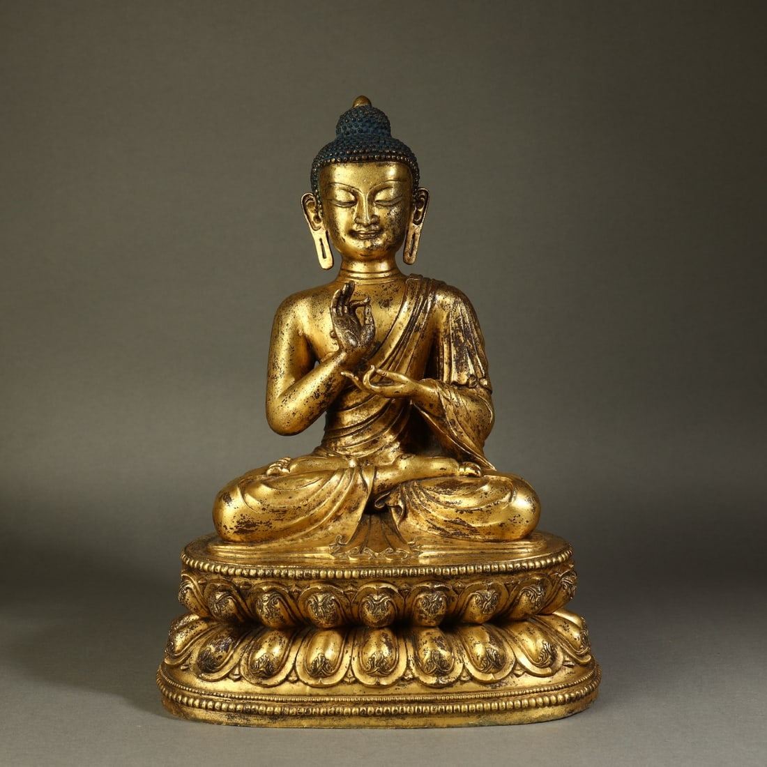 A Exquisite Gilt Bronze Buddha statue Ornament (1 of 9)