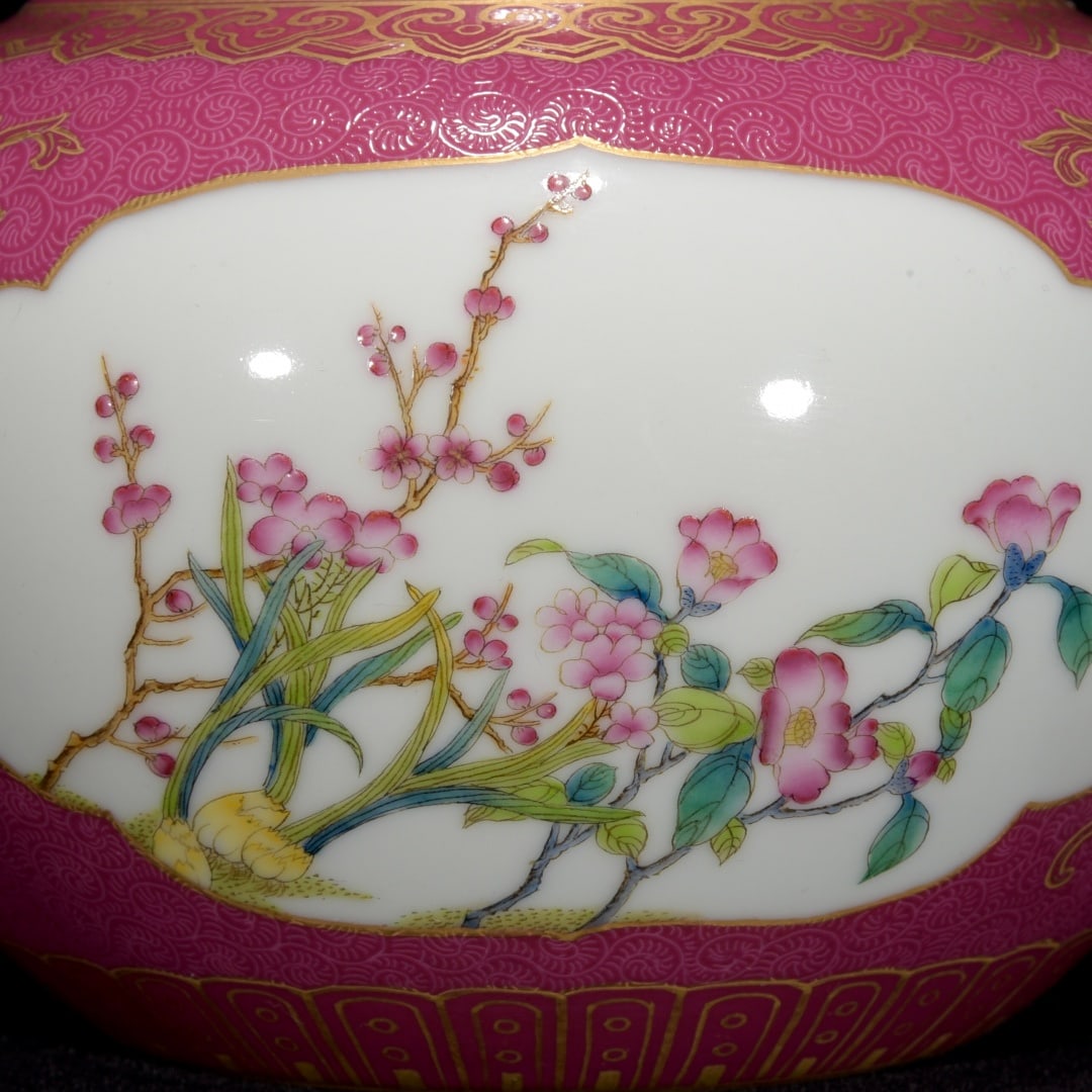 A Exquisite Ruby Red-Glazed Gilt Flower and Bird Pattern Jar - 3