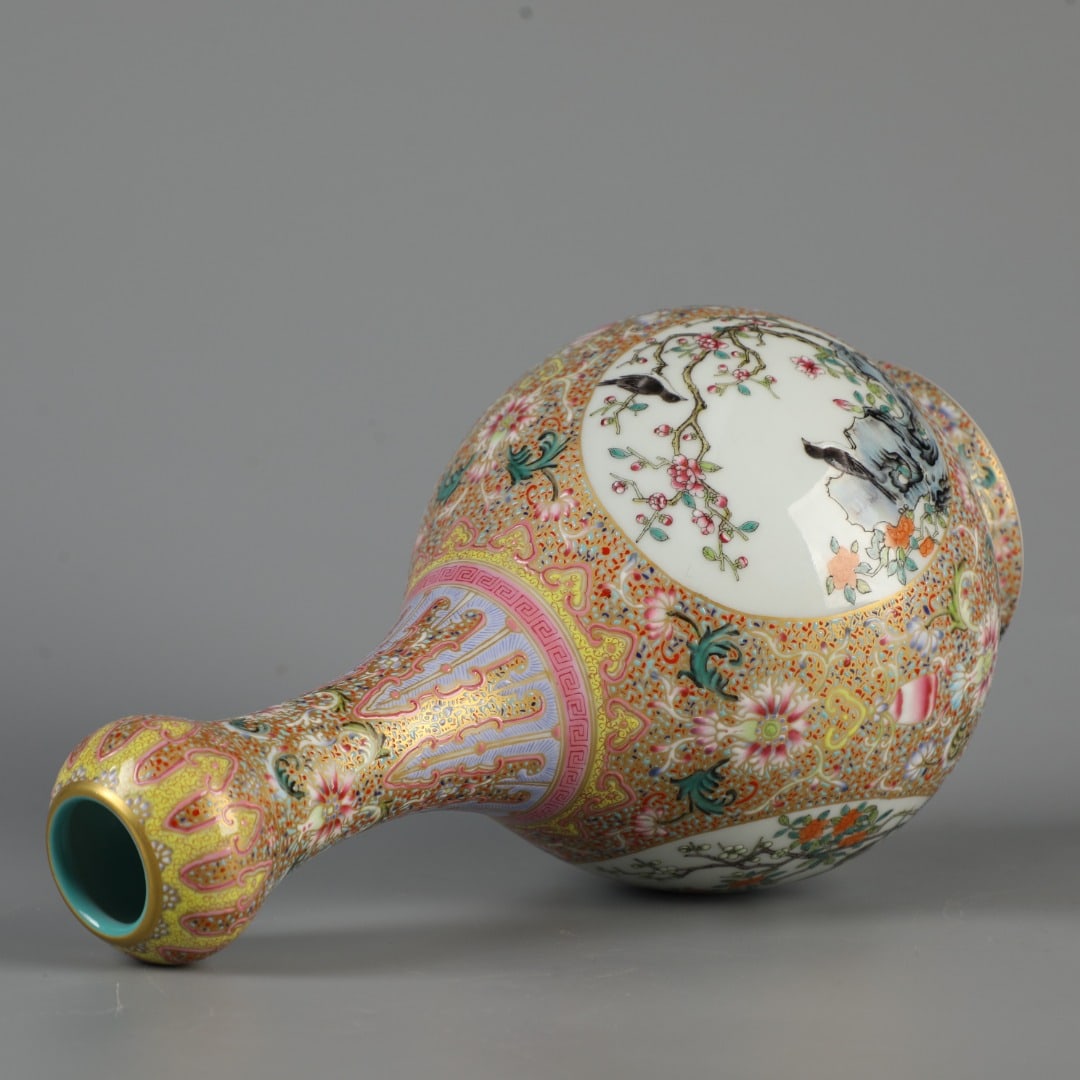 A Exquisite Enamel Flower and Bird Pattern Vase - 7