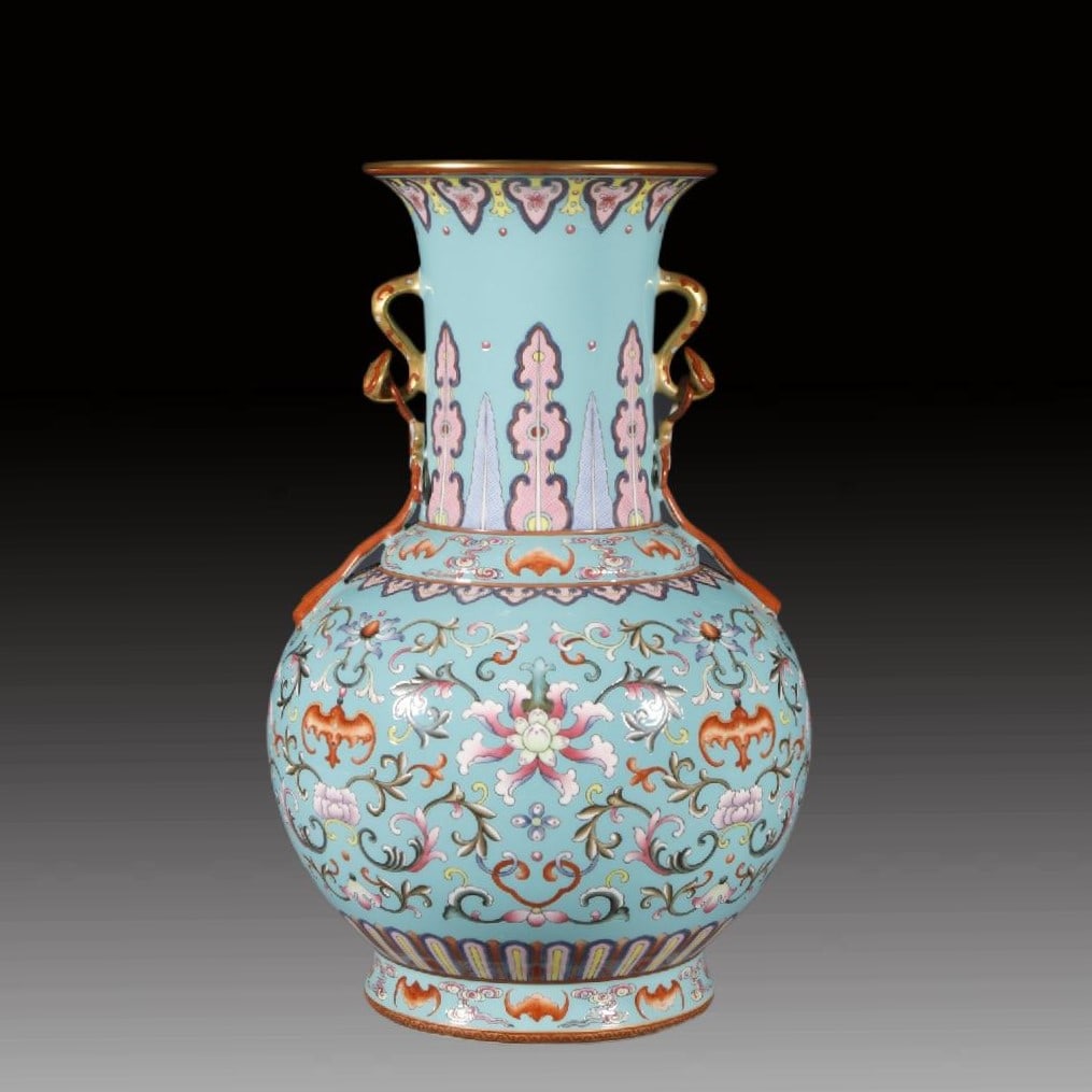 A Exquisite Green Ground Painted Gold Lotus Pattern Vase: A Exquisite Green Ground Painted Gold Lotus Pattern Vase,Qing Dynasty, China,Qianlong Six-character Mark,Size:14.2inx5.9inx5.9in
