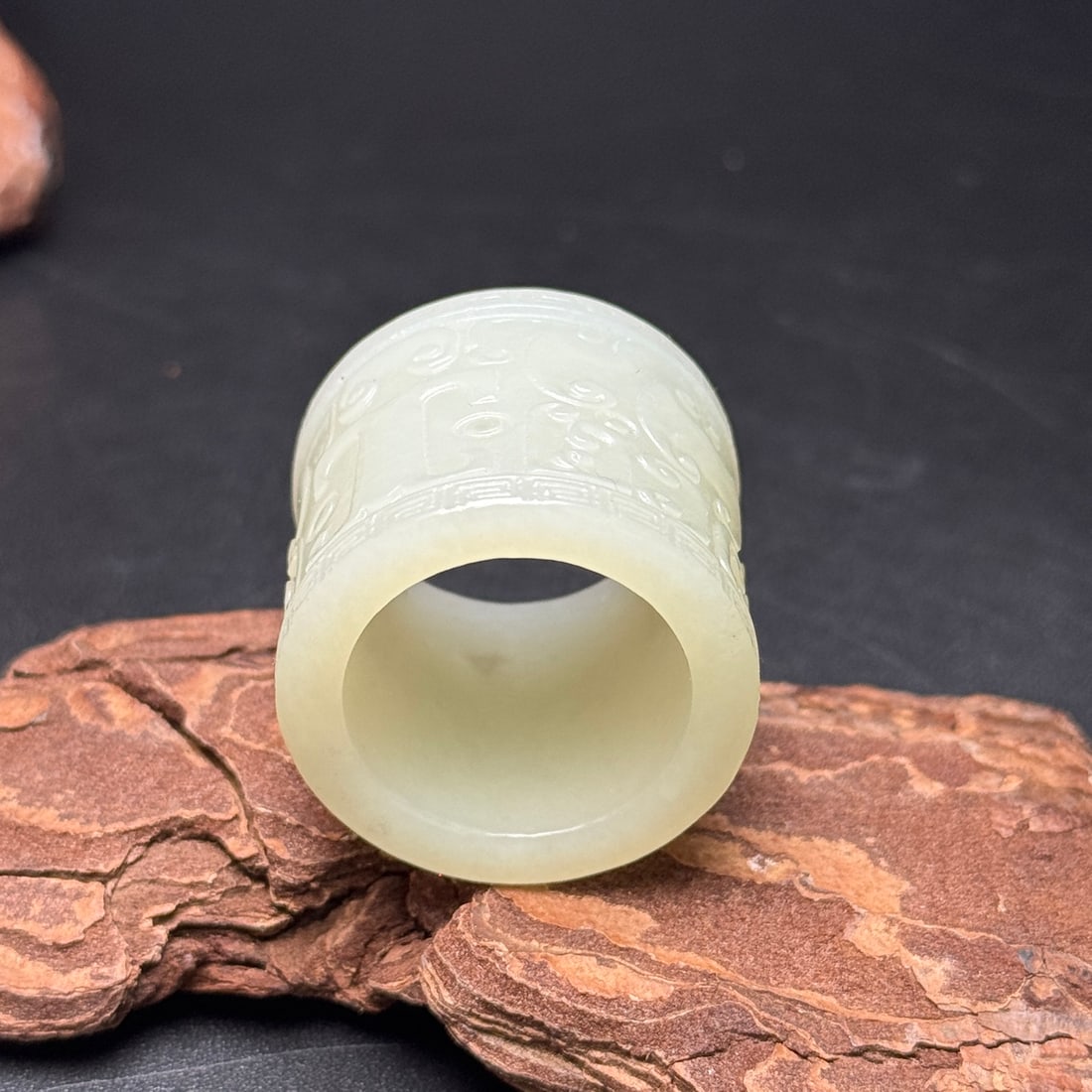 A Exquisite Hotan Jade Ruyi Pattern Thumb Ring - 6