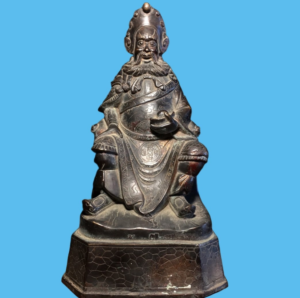 A Exquisite Copper-Bodied Buddha statue Ornament: A Exquisite Copper-Bodied Buddha statue Ornament,Ming Dynasty, China,Size:11inx6.7in,Weight:3310g 铜制佛像摆件,中国明代