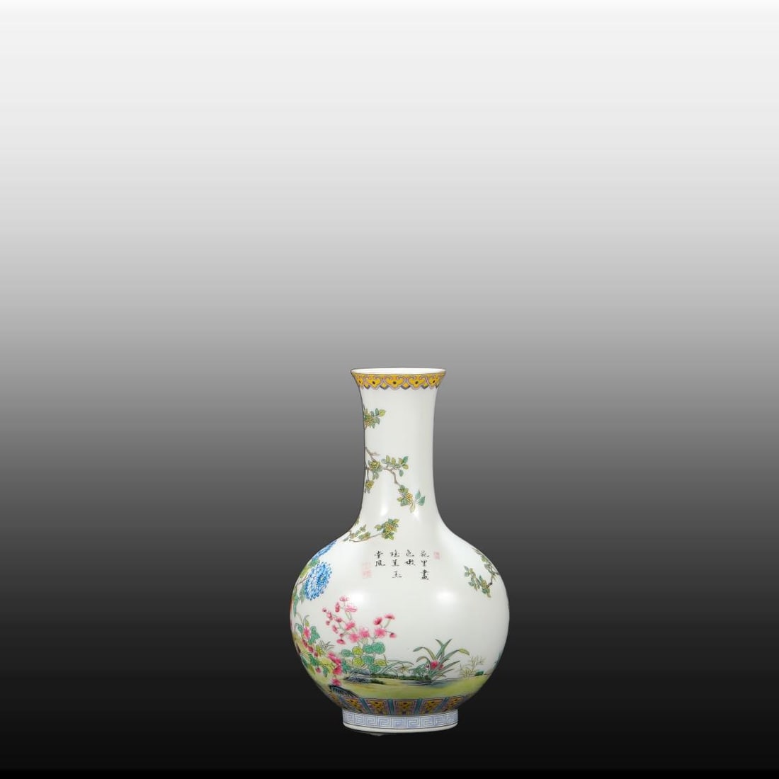 A Exquisite Enamel Flower Pattern Vase - 6