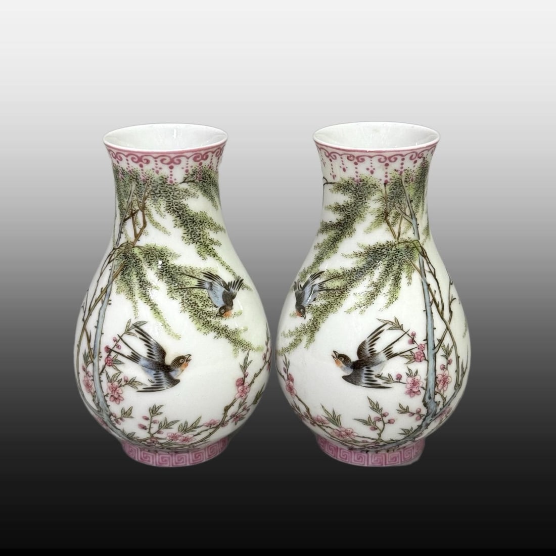 A pair of Exquisite Enamel Flower and Bird Pattern Vase (1 of 9)